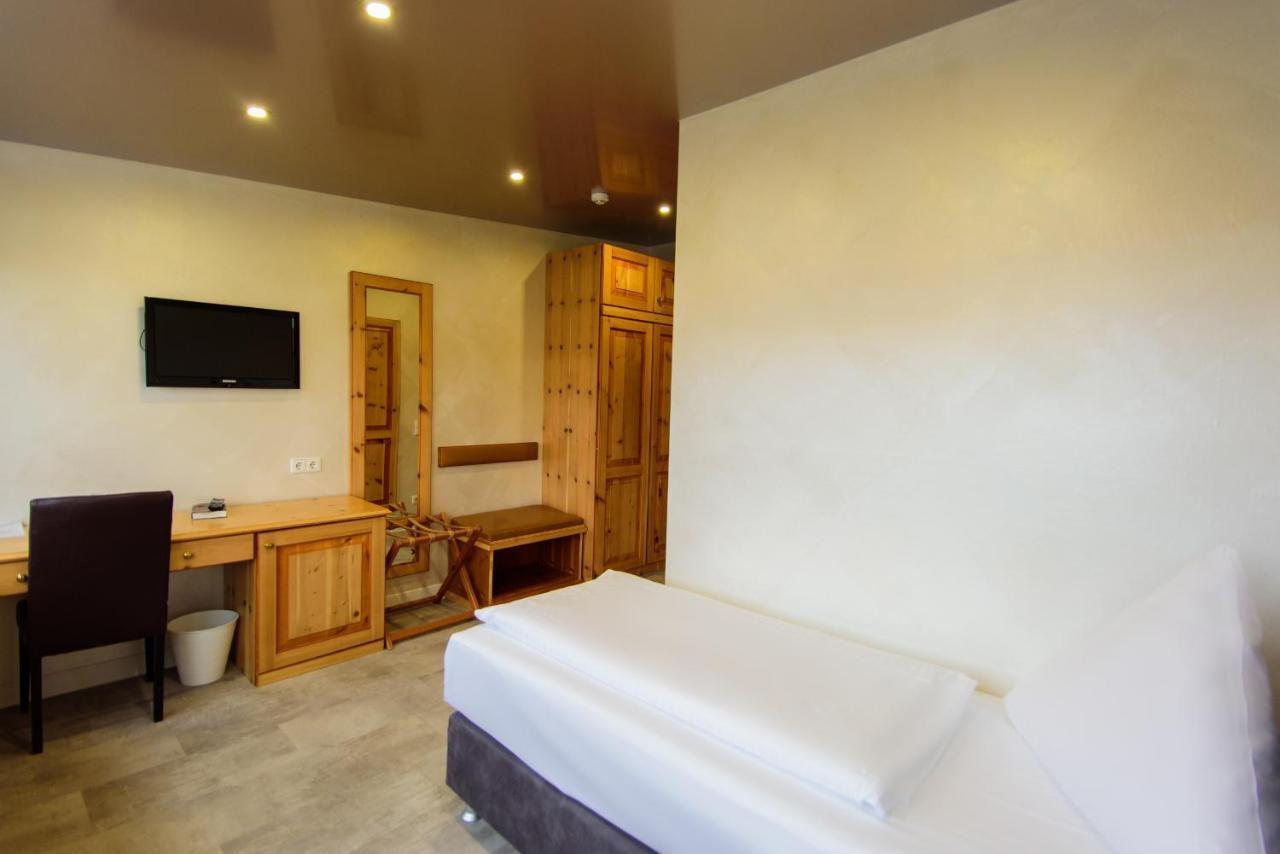 Hotel Bohn Metzingen  Dış mekan fotoğraf