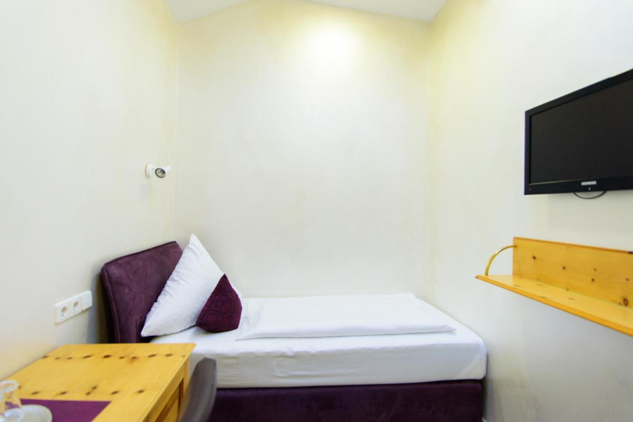Hotel Bohn Metzingen  Dış mekan fotoğraf