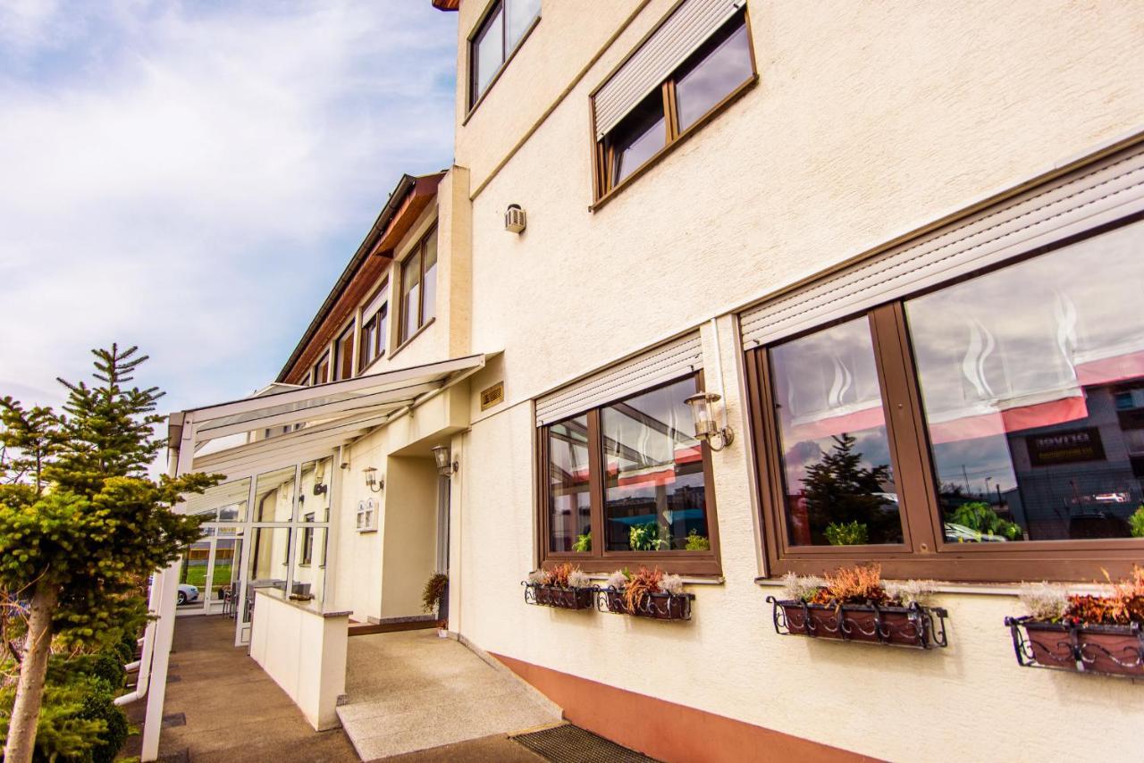 Hotel Bohn Metzingen  Dış mekan fotoğraf